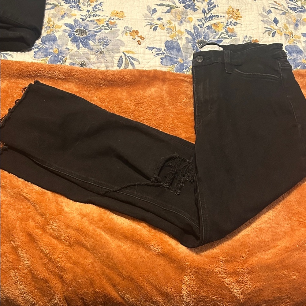 Elegant Black Cropped Jeans for Women